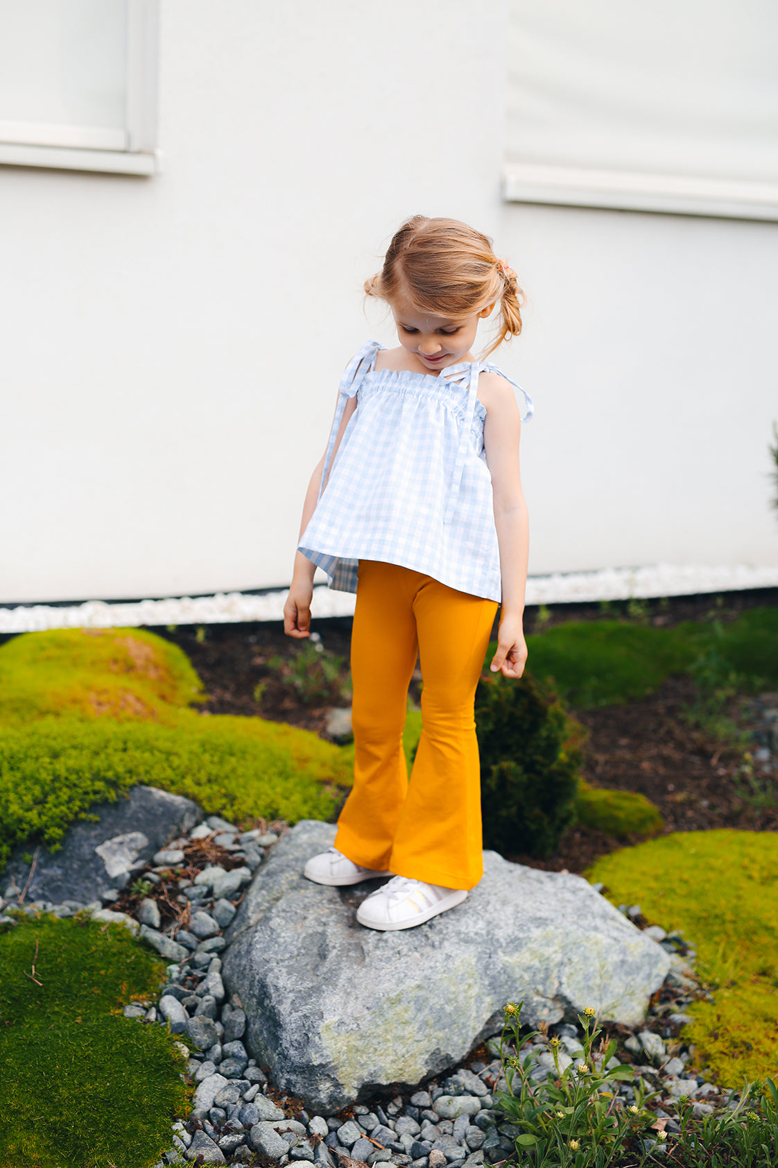 pickle green short trousers