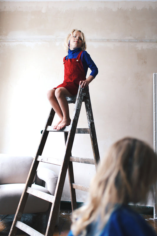 dark red jumper skirt- cloth took part in photo session