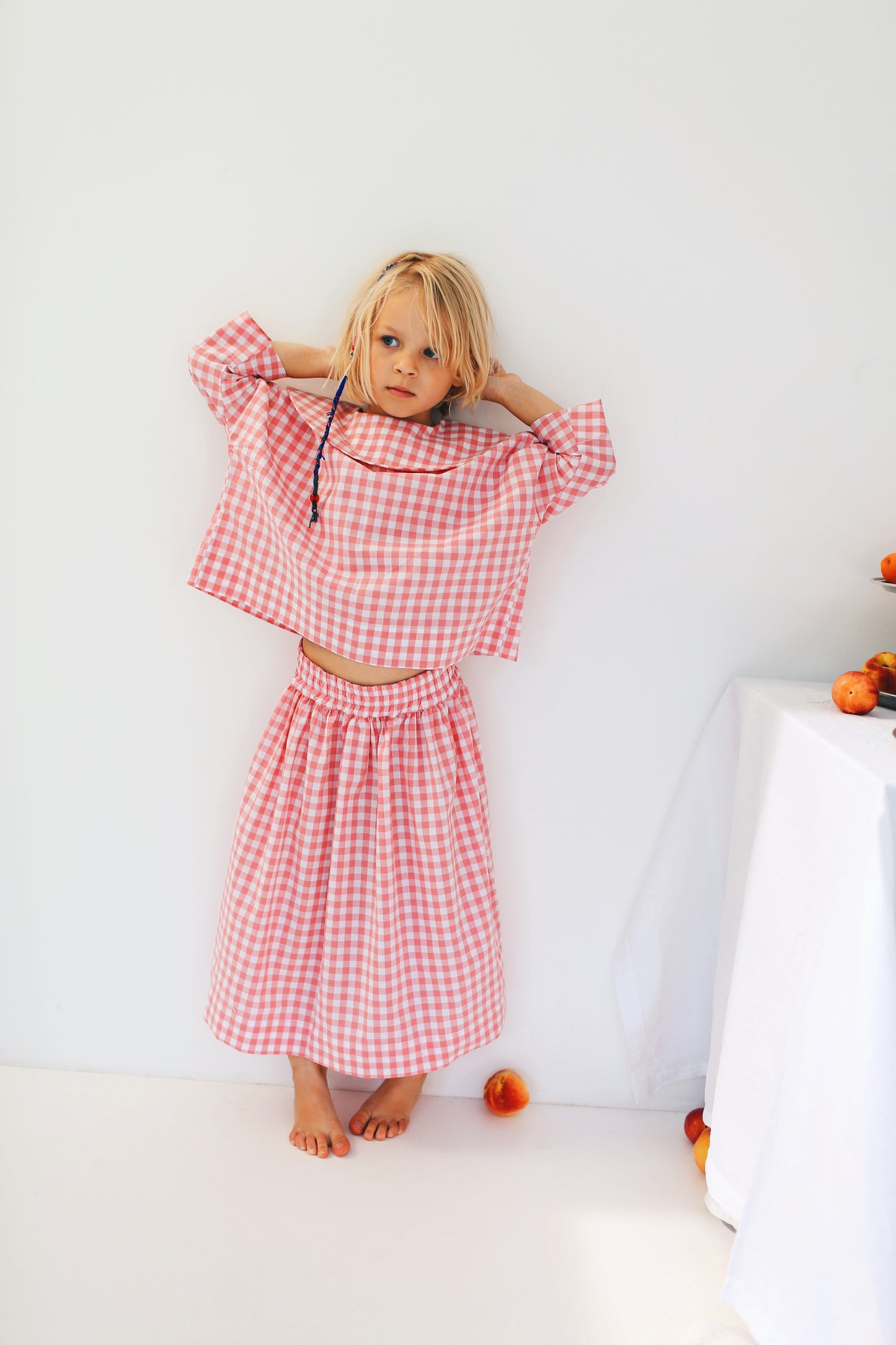 shirt with big, round collar with short sleeves, white and pink check