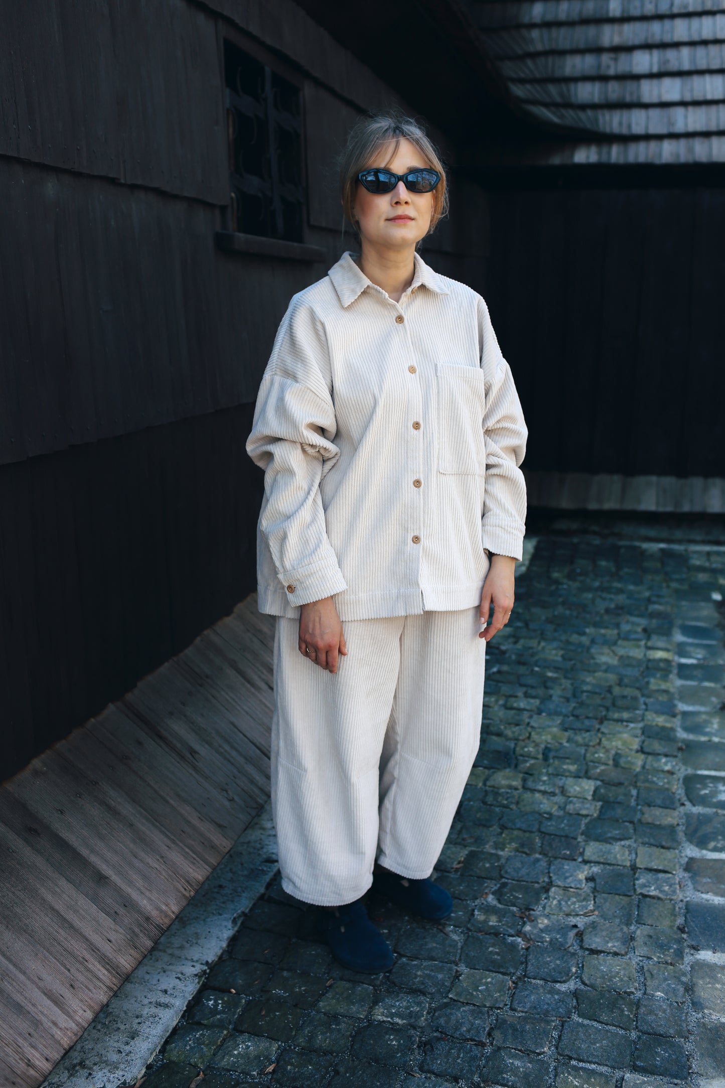 BALUN śmietankowe spodnie o kroju balonowym