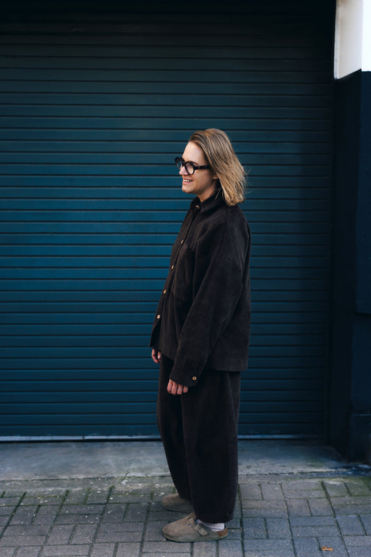 BALUN czekoladowe spodnie o kroju balonowym