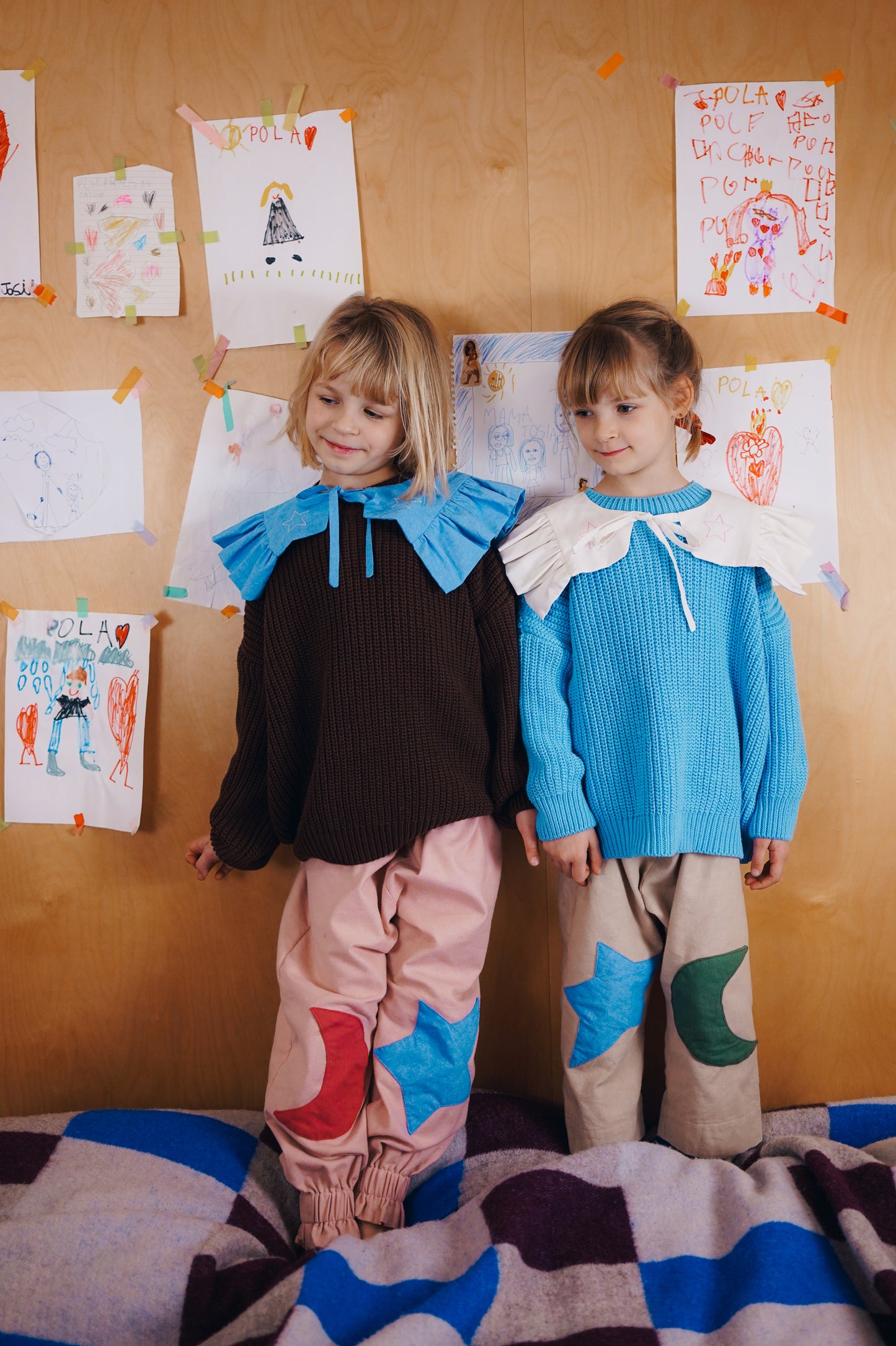 ecru kołnierzyk z falbanką z haftem